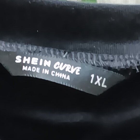 Shein Curve 1XL Black & White Checkered Long Sleeve Crop Top - Picture 5 of 6